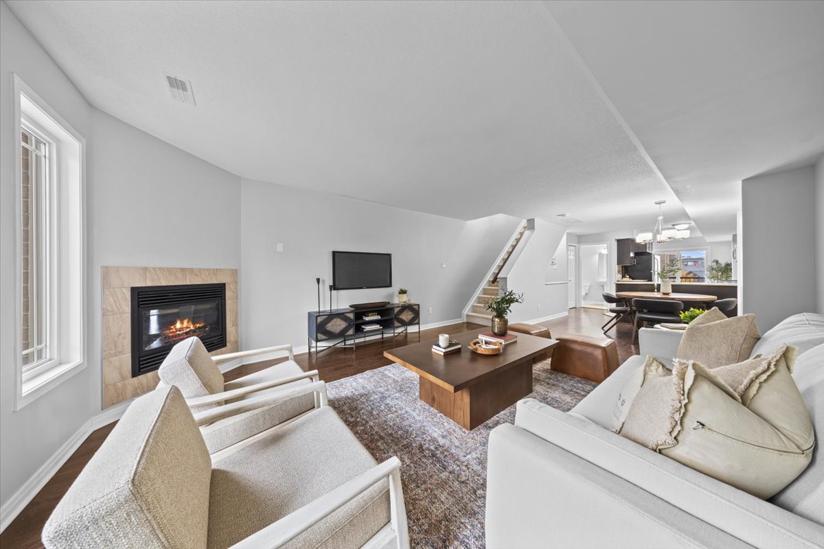 679 Via Amalfi Street Living Room 5